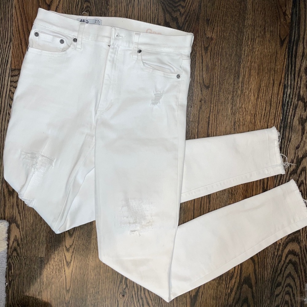 Gap white skinny jeans